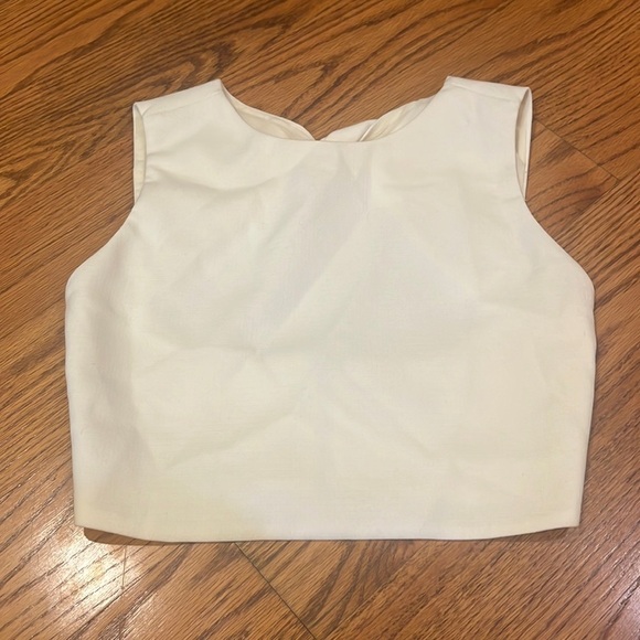 Alice + Olivia Woman’s White Open Back Top Size 4 - Picture 1 of 4